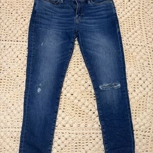 Frame Women's Blue Distressed Jeans.           #23